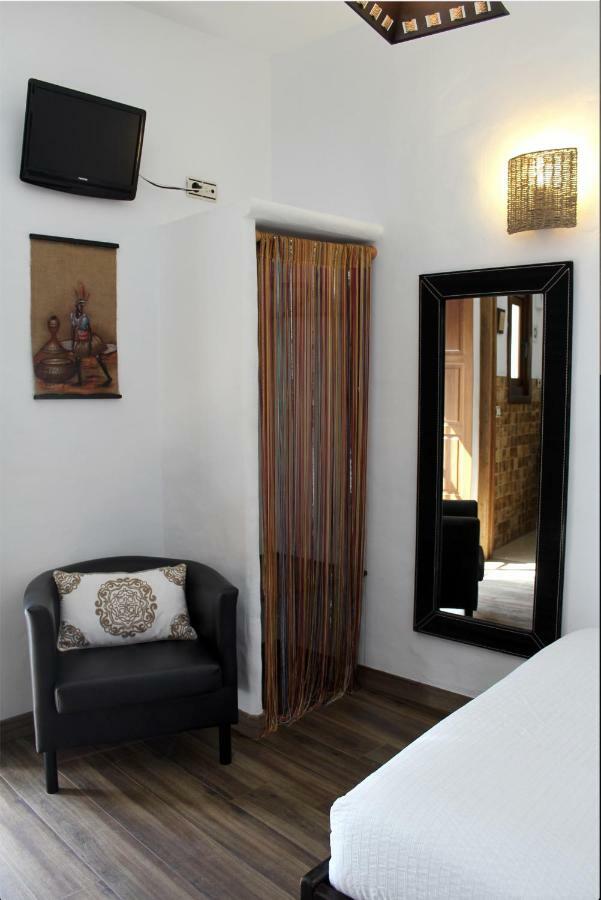 Hostal Extramuros Conil De La Frontera Zewnętrze zdjęcie